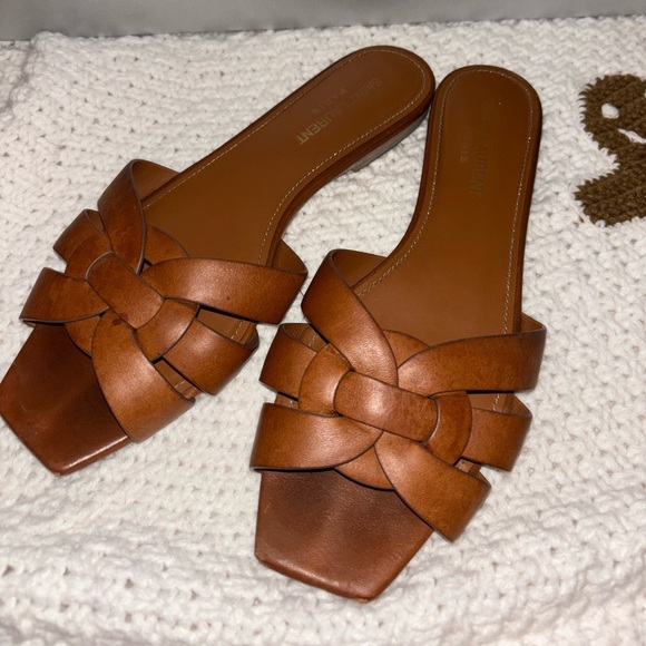 COPY - Saint Laurent Slides - Picture 1 of 4